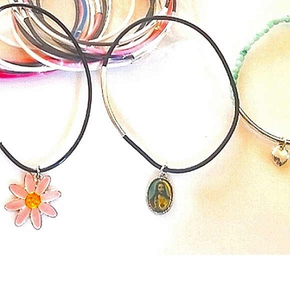 3 Charm Bracelets AND BONUS LOT FOR CRAFTING - Picture 1 of 11